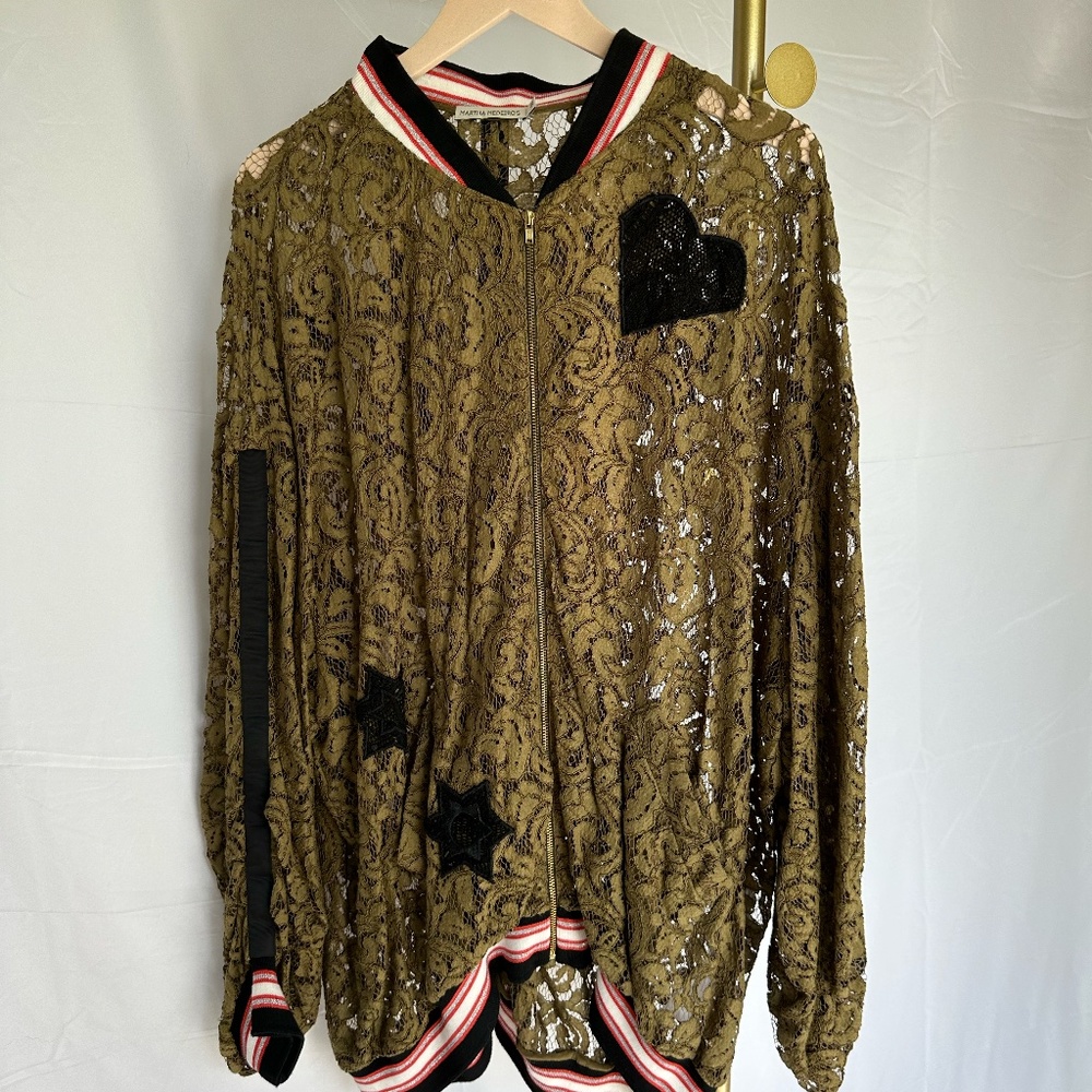 Martha medeiros green lace shirt